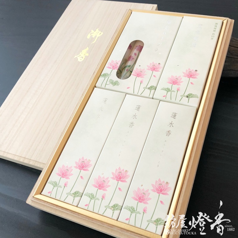 ご進物/贈答『蓮水香【白檀の香り/蝋燭2種セット】桐箱入[少煙