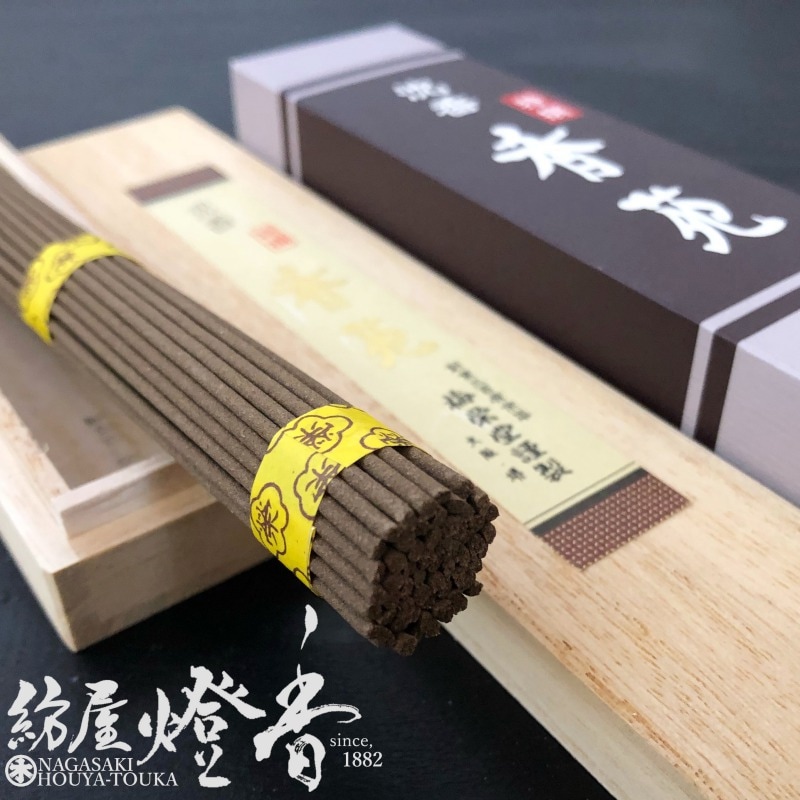 ベトナム　紅土沈香　最上級グレード Amazon.co.jp: 『紅土龍涎』 高級天然線香 高級沈香（ベトナム