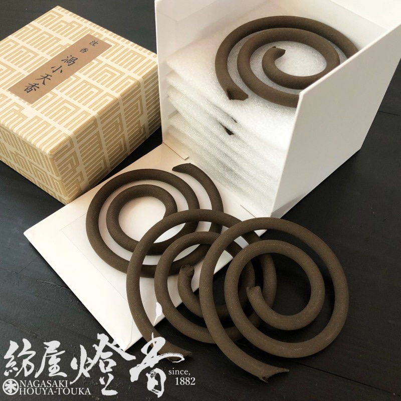 渦巻線香/長尺線香『沈香【渦・小天香[10枚入]】紙箱』玉初堂 | 取扱い