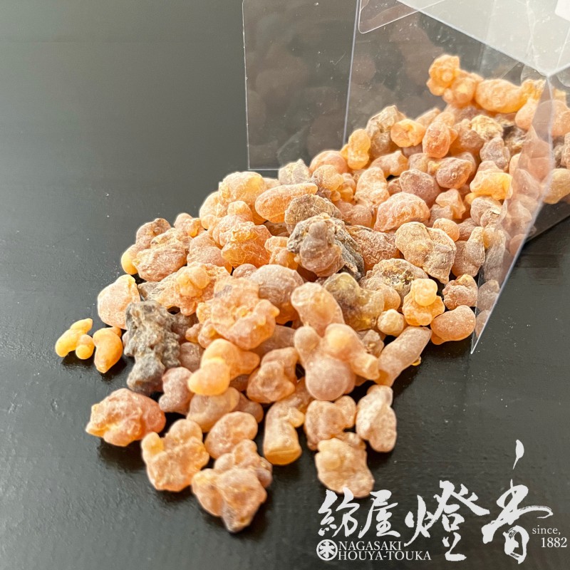 香木/香原料『粒【乳香(にゅうこう)-Frankincense-[30g]～やや甘みある