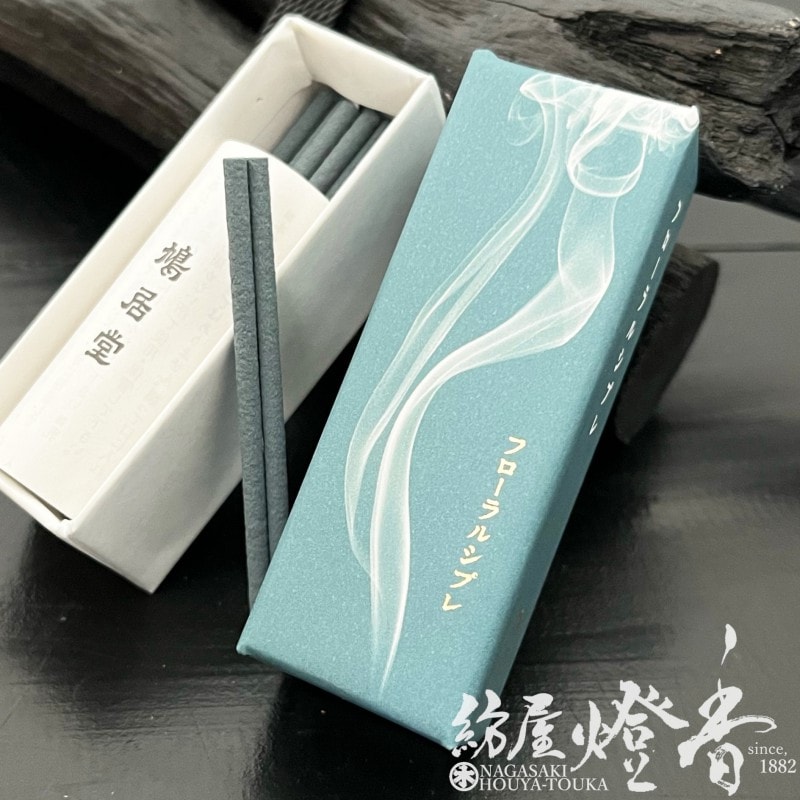 ♡*♡様 フローラル系香水 50ML Eau de Parfum2点セット 可愛らしさを演出する香りの秘密は？おすすめフローラル系人気香水21選