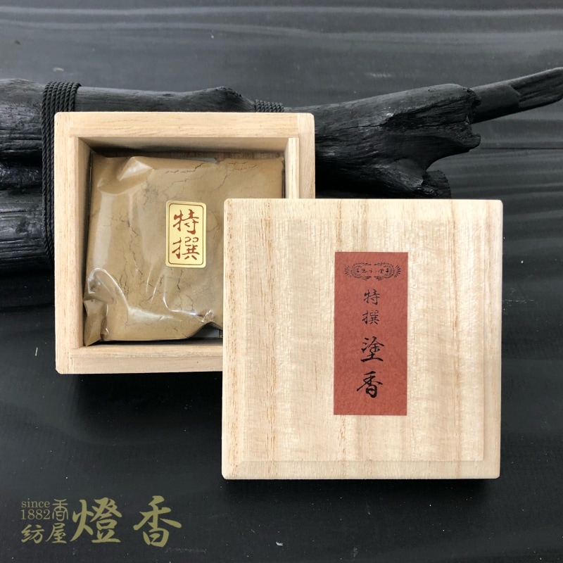 玉初堂 特撰沈香刻30g進物用たとう紙桐箱入 【価格相談】