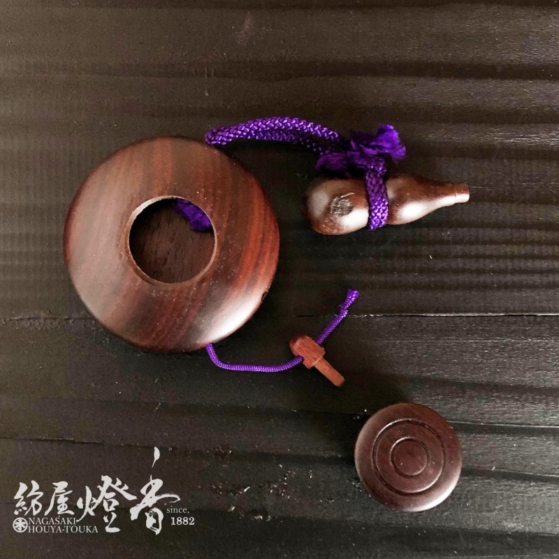 香用具『塗香入れ【紫檀(したん)/大】紙箱入』天年堂 | 取扱いメーカー