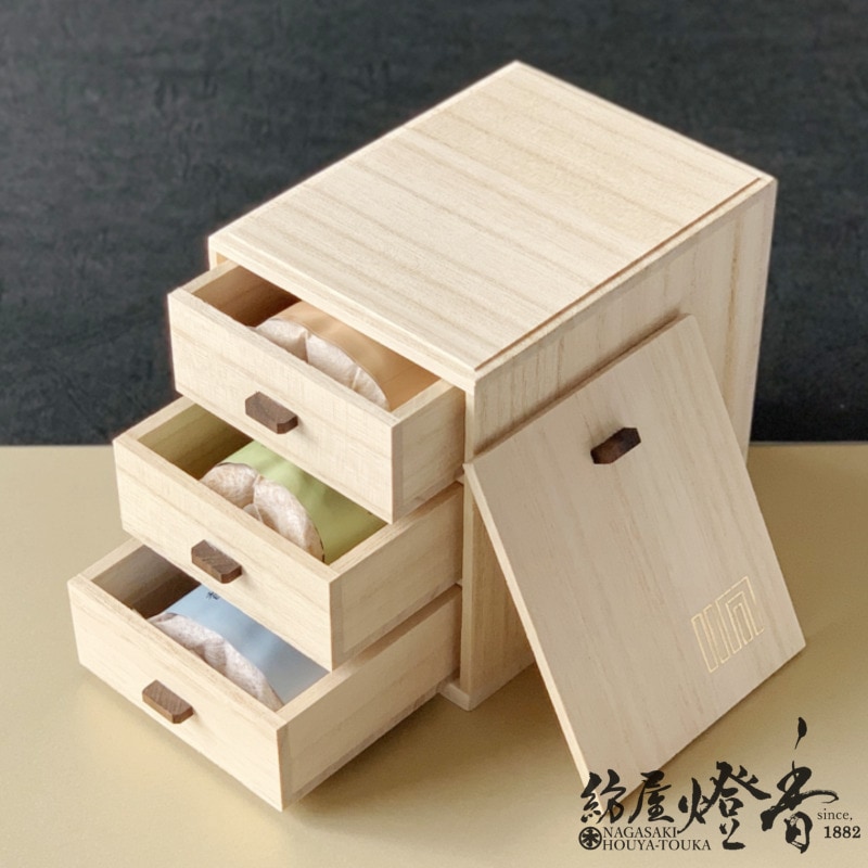 玉初堂 花小袖 香箪笥 国産 総桐製 インテリア 芳香 玉初堂の置き香『花小袖【香箪笥】(はなこそでこうだんす)』 | 取扱い