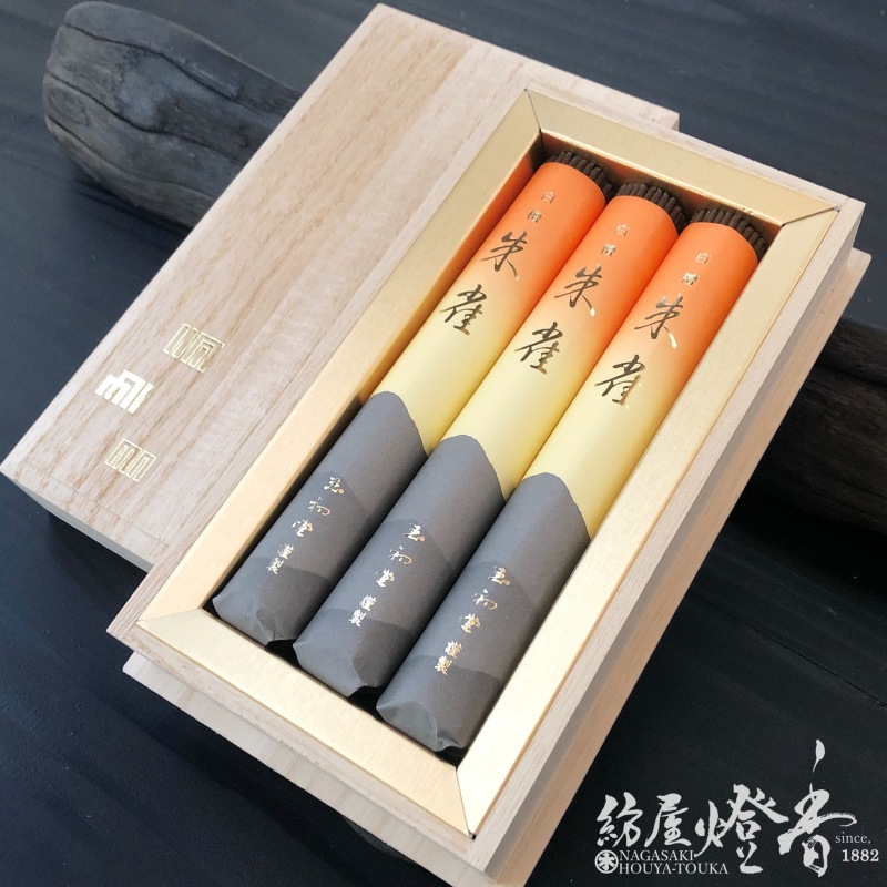 玉初堂の贈答/進物『白檀【朱雀(すざく)】短寸3把桐箱入[有煙