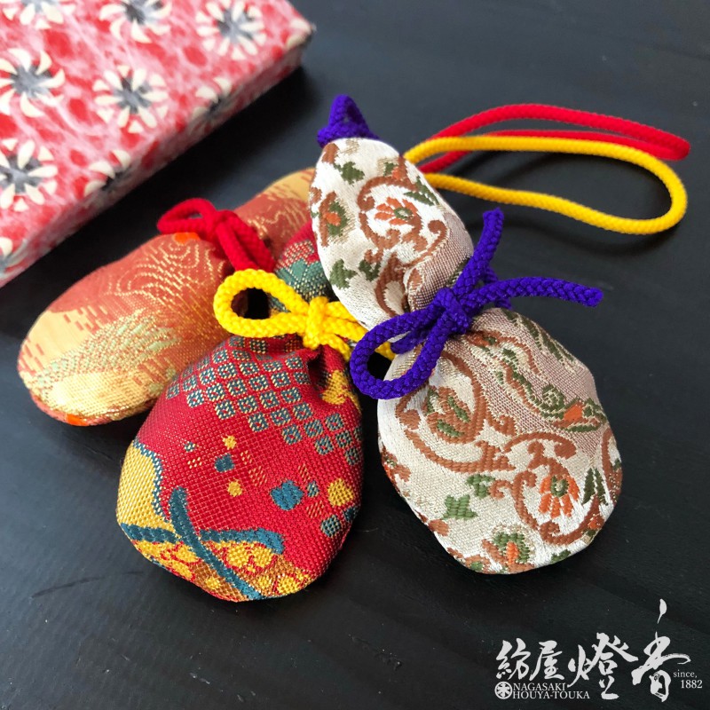 匂い袋『誰が袖【ひさご・金襴-空蝉香の香り-】[携帯用]』松栄堂