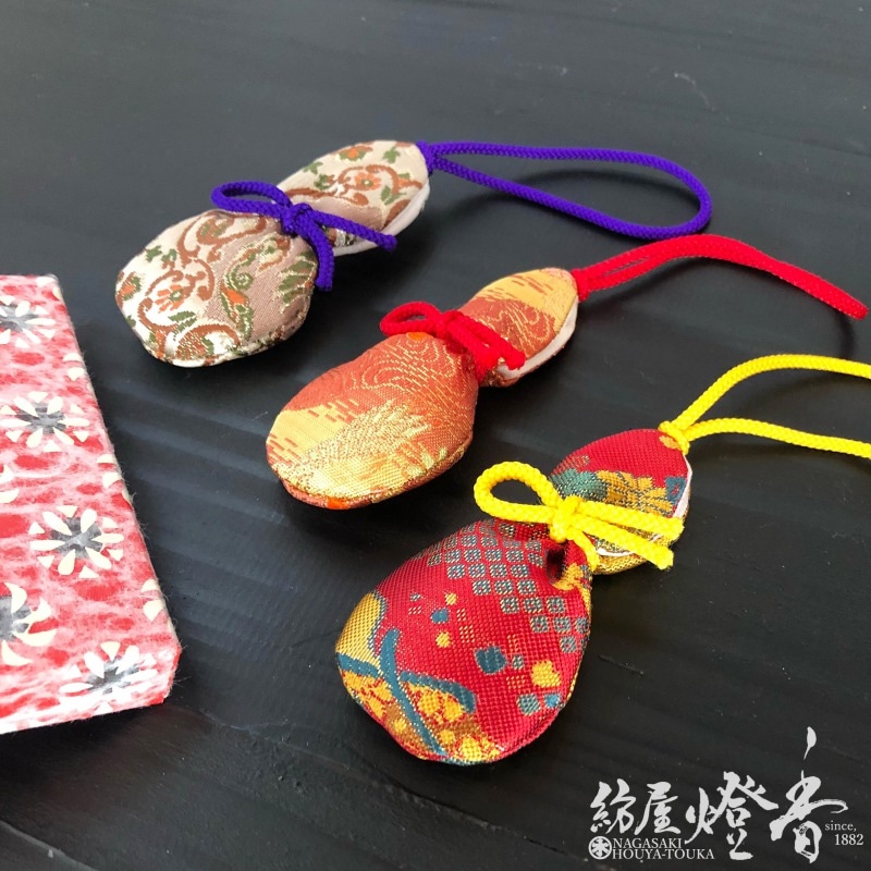 匂い袋『誰が袖【ひさご・金襴-空蝉香の香り-】[携帯用]』松栄堂