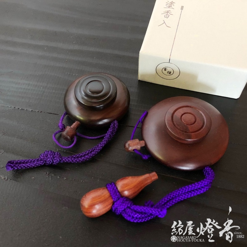 香用具『塗香入【紫檀・小】紙箱入』山田松香木店 | 取扱いメーカー