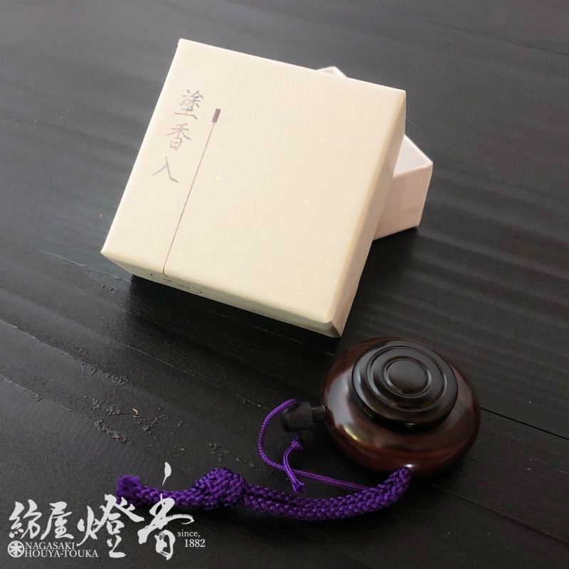 香用具『塗香入【黒檀・小】紙箱入』山田松香木店 | 取扱いメーカー