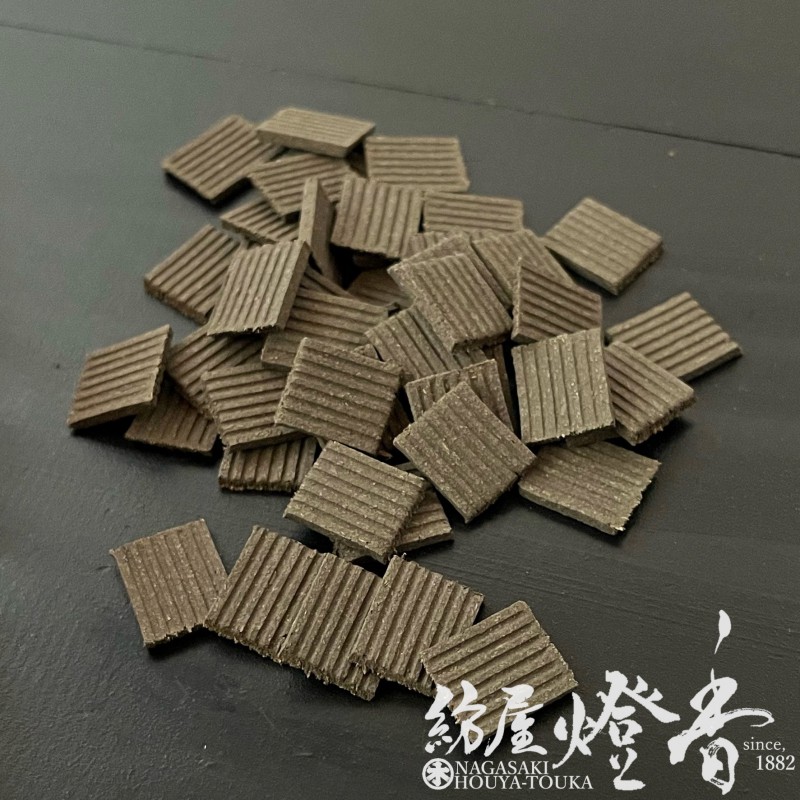 香木/香原料『角割風印香【タニ沈香/15g】紙箱・割筋入』玉初堂