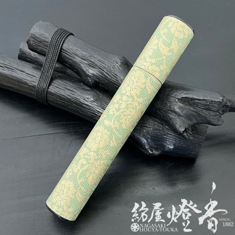 お参り用品『香りを持ち歩く【お香・線香ケース[緑/中サイズ]】紙管短