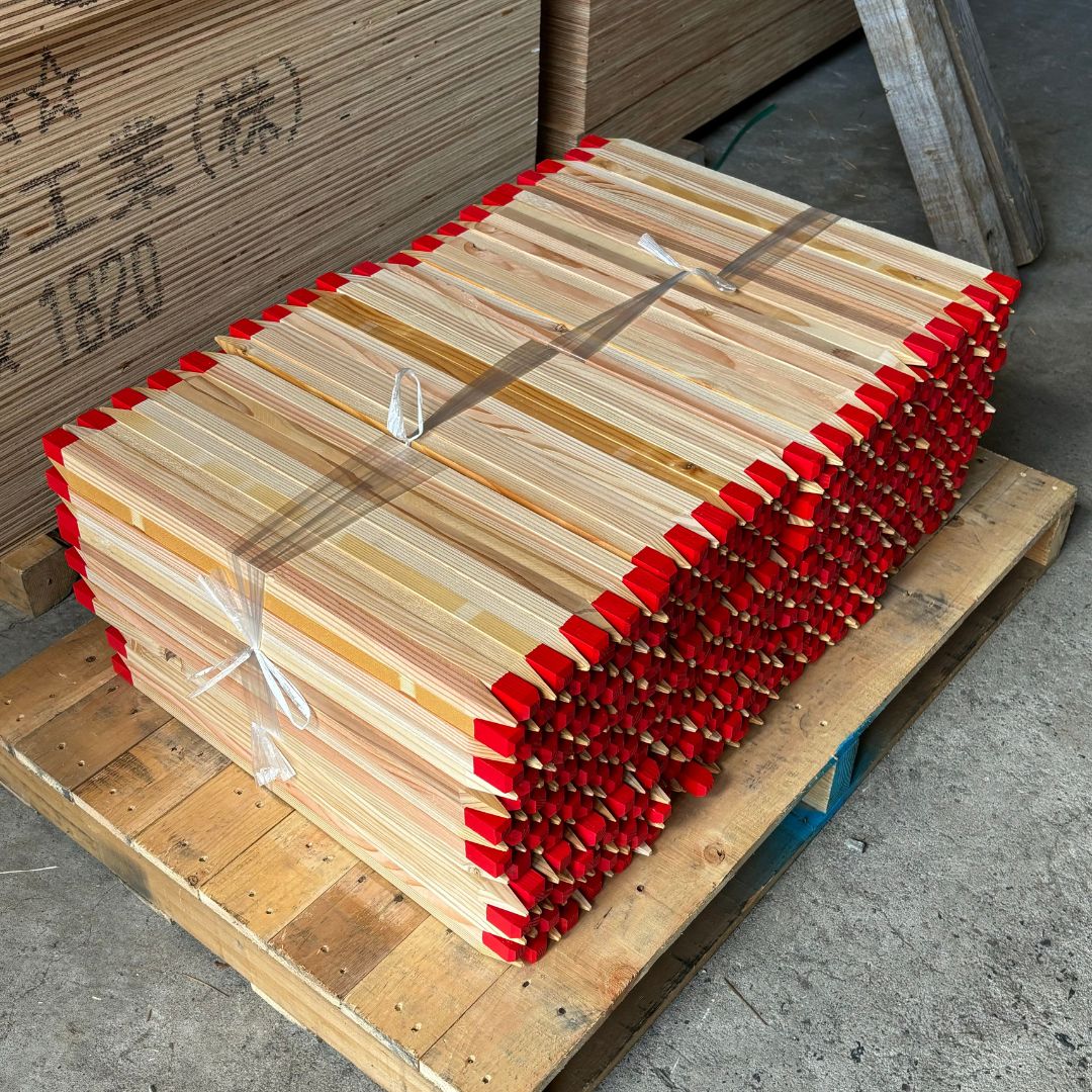 zhiqiang　木製衝立（かりん） 赤色 不規則な形状 李建 楠彫 両面屏風『花鳥山水尽し』| 東京書芸館公式通販ウェブサイト