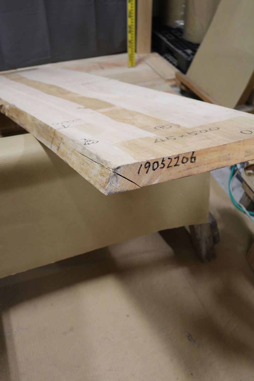 桧板 耳付 一枚板 2400×50×490mm 19052206｜無垢一枚板(カウンター