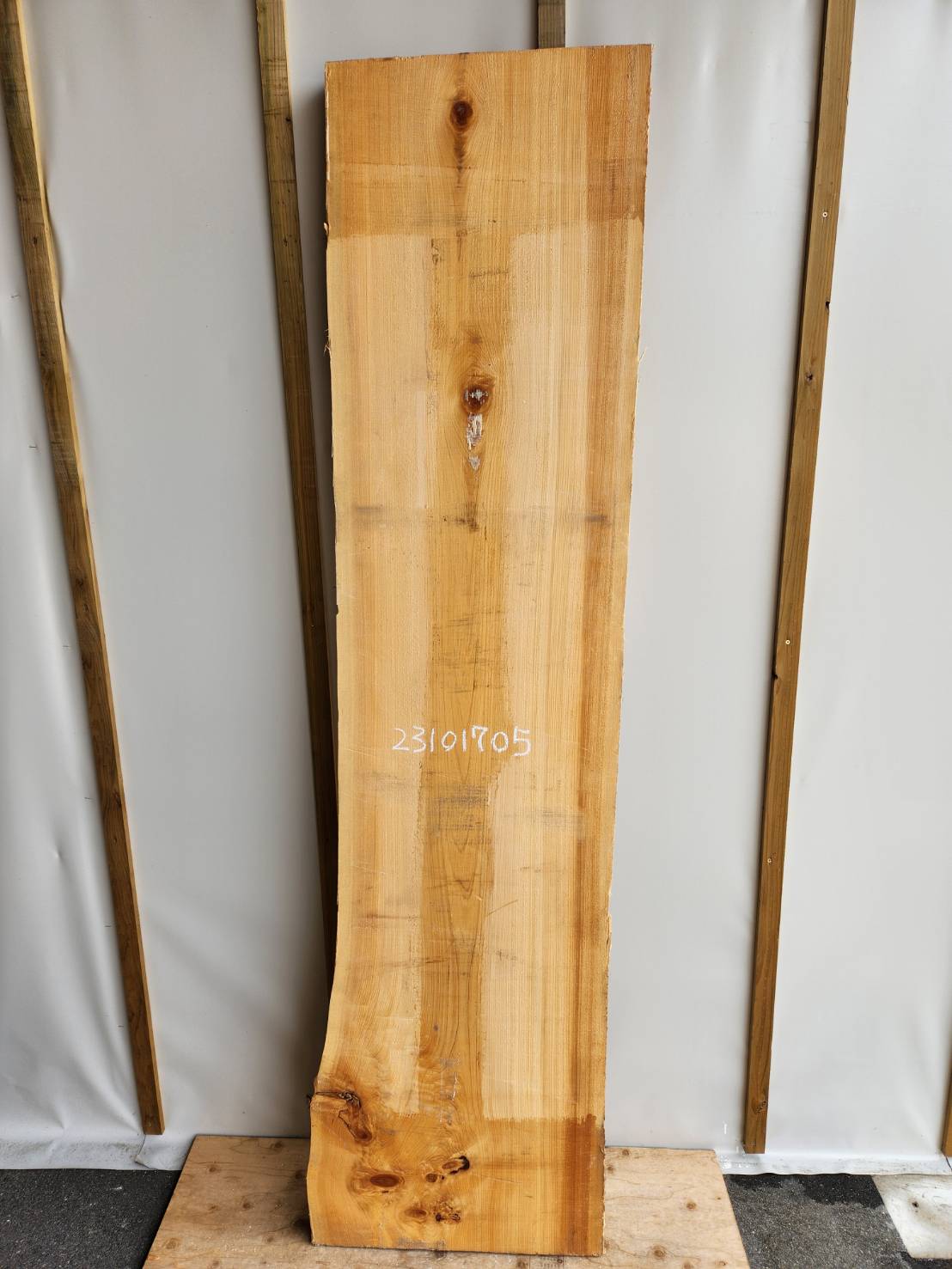 桧 耳付き 一枚板 天板 カウンター テーブル 無垢 2220×65×430mm 品番