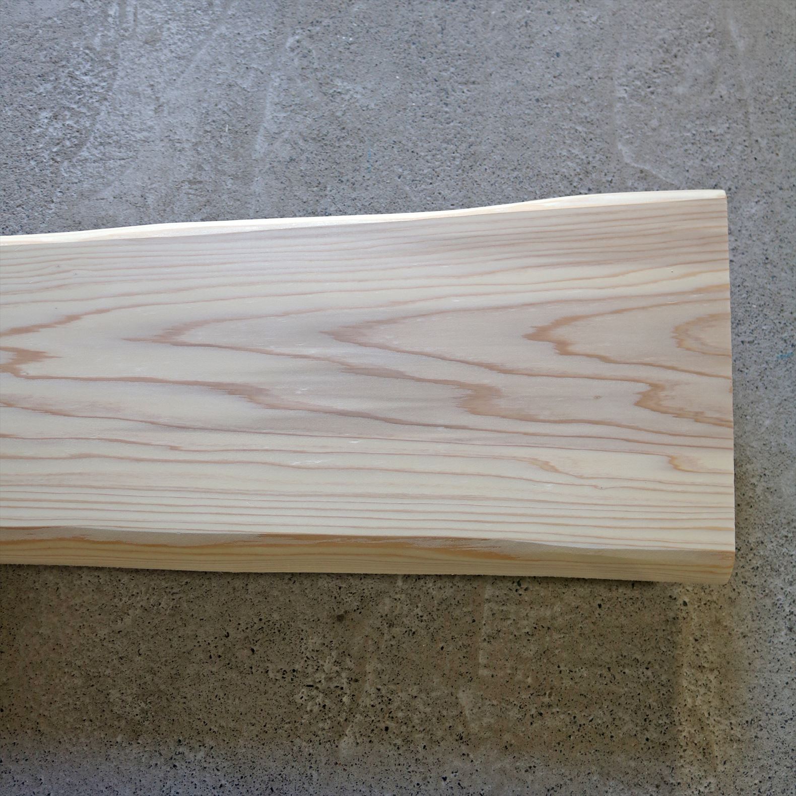 一枚板 杉 耳付加工板 900×30×210～335mm 22052401｜無垢一枚板