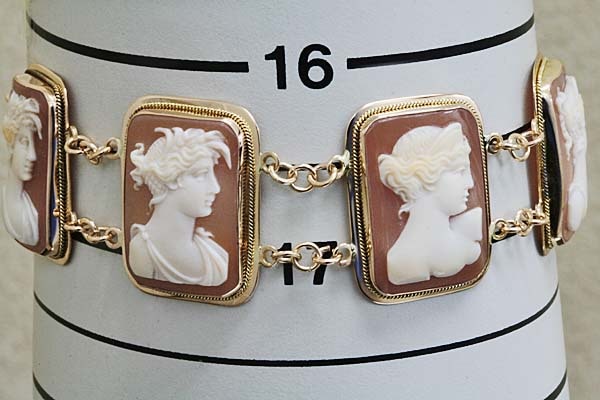 A303-14z0277【7つのカメオ】K18ブレスレット