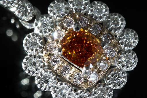 1回のみお値下げ❣️1石ずつネットで買ってベトナムにオーダーのK14WGブローチ 1回のみお値下げ❣️1石ずつネットで買ってベトナムにオーダー