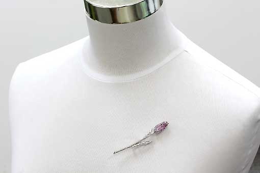 A506-18n0134【ダイヤ/ｻﾌｧｲｱ】ﾌK14チューリップデザインブローチ