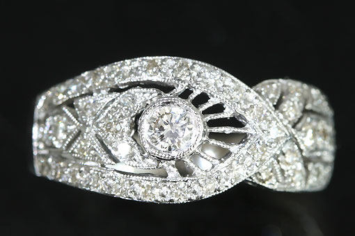 Pt900 エメラルド 0.38ct / ダイヤ リング 上品デザイン 17号 すべての商品