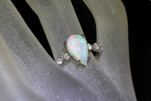 A555-21n0008【オパール＆ダイヤモンド】Pt900リング