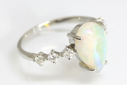A555-21n0008【オパール＆ダイヤモンド】Pt900リング
