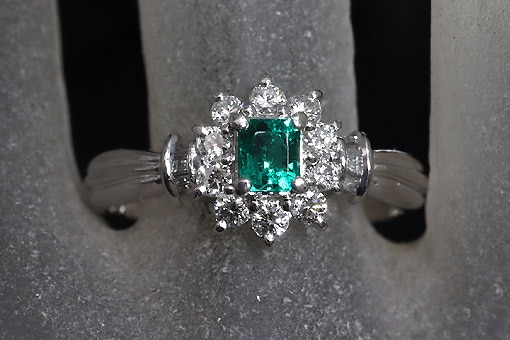 【ようと】エメラルド・ダイヤモンドリング (Pt) エメラルドダイヤモンドリング