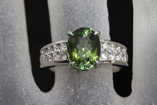 グリーントルマリンリング Pt900 吸い込み ジュエリー 