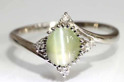 in1094nt76【キャッツアイ 0.79cts】ダイヤ入Pt900リング