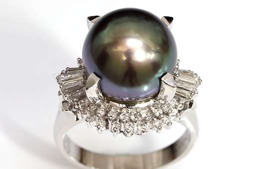 H2-13z0692【黒蝶真珠φ11.9ミリ】Pt900ダイヤリング