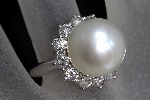 A103-ka-3【白蝶真珠φ13ミリ&2ctsダイヤ】Pt900リング