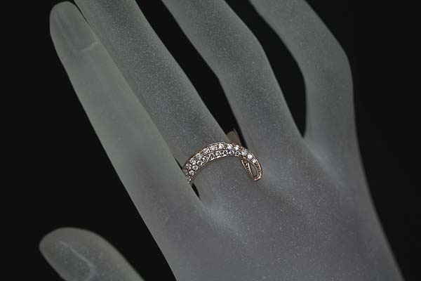 A246-13z0181【ダイヤモンド】V字型K18PGリング