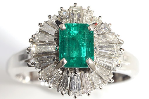 A586-25n0302【エメラルド 0.88cts】Pt900ダイヤモンドリング