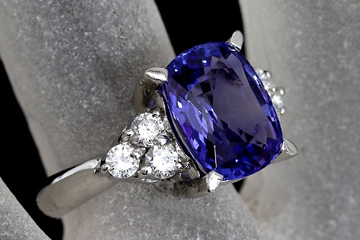 A571-22n0079【タンザナイト 3.85cts】Pt900ダイヤモンドリング