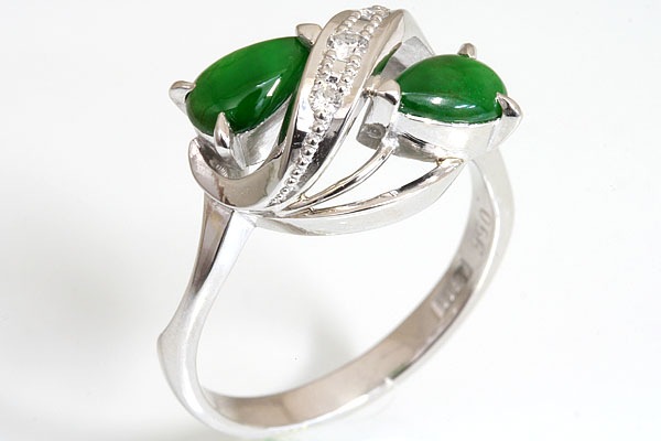 A268-13z0462【翡翠】ダイヤ入りセミアンティークPt900リング