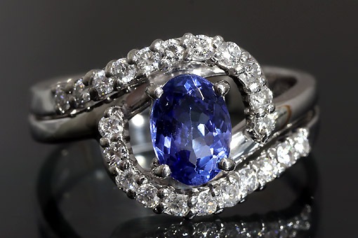 A583-24n0090 【タンザナイト 0.92cts】Pt900ダイヤリング