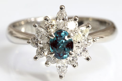 A574-22n0123【アレキサンドライト 0.27cts】Pt900ダイヤモンドリング
