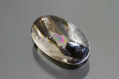 is16 虹入り【マイカ in クォーツ】4.8cts ルース