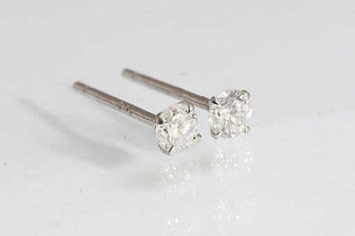 ip0122-2【ダイヤモンド 0.18cts】K14WGピアス