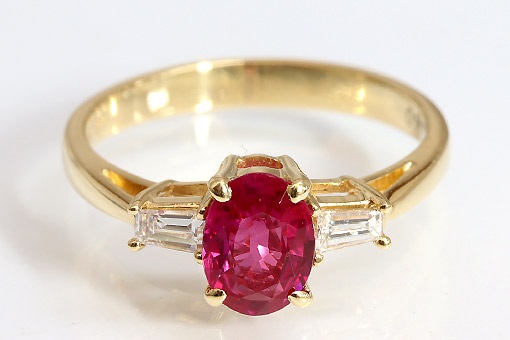 A579-23n0093【ルビー0.90cts】K18ダイヤモンドリング