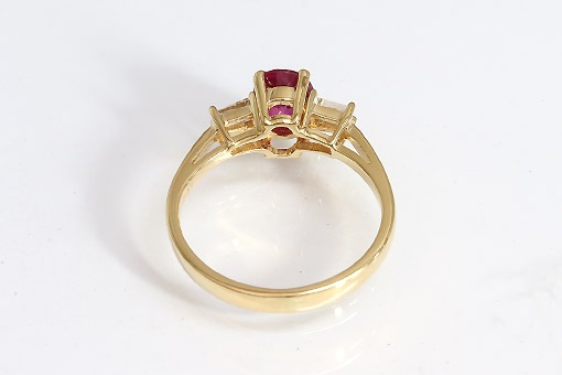 A579-23n0093【ルビー0.90cts】K18ダイヤモンドリング