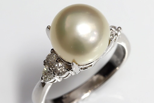 g1bb-17【白蝶真珠】ダイヤ入りPt900リング