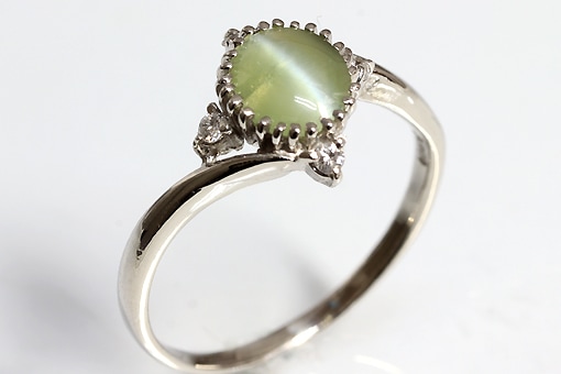 in1094nt76【キャッツアイ 0.79cts】ダイヤ入Pt900リング