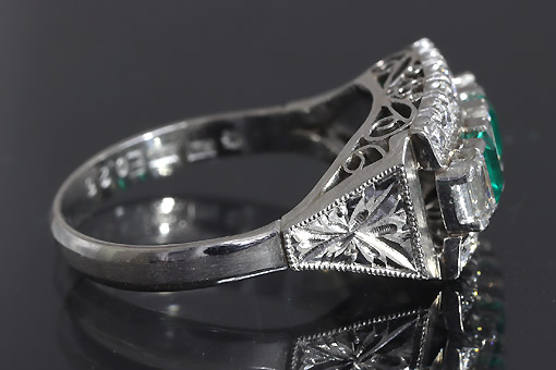 A584-25n0023【エメラルド&ダイヤ】セミアンティークPm900リング