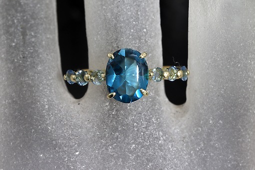 in1087ki0089【ブルートパーズ&アクアマリン】K18リング