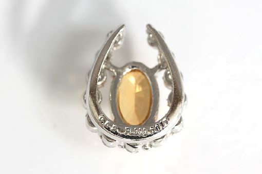 プラチナ pt900刻印 ガーネットのペンダント 3ｇ プラチナ pt900刻印 ガーネットのペンダント 3g