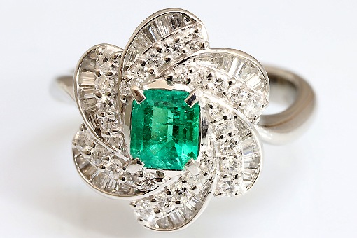 エメラルド ダイヤモンド リング H2-16z0115【エメラルド 0.61cts】Pt900ダイヤモンドリング