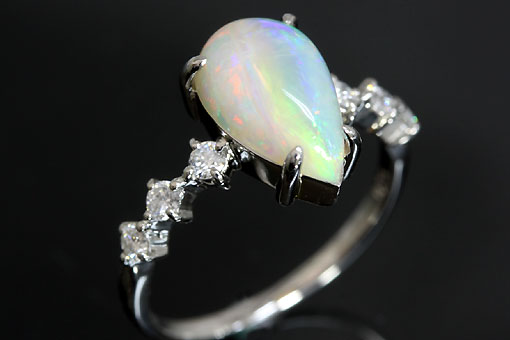 A555-21n0008【オパール＆ダイヤモンド】Pt900リング