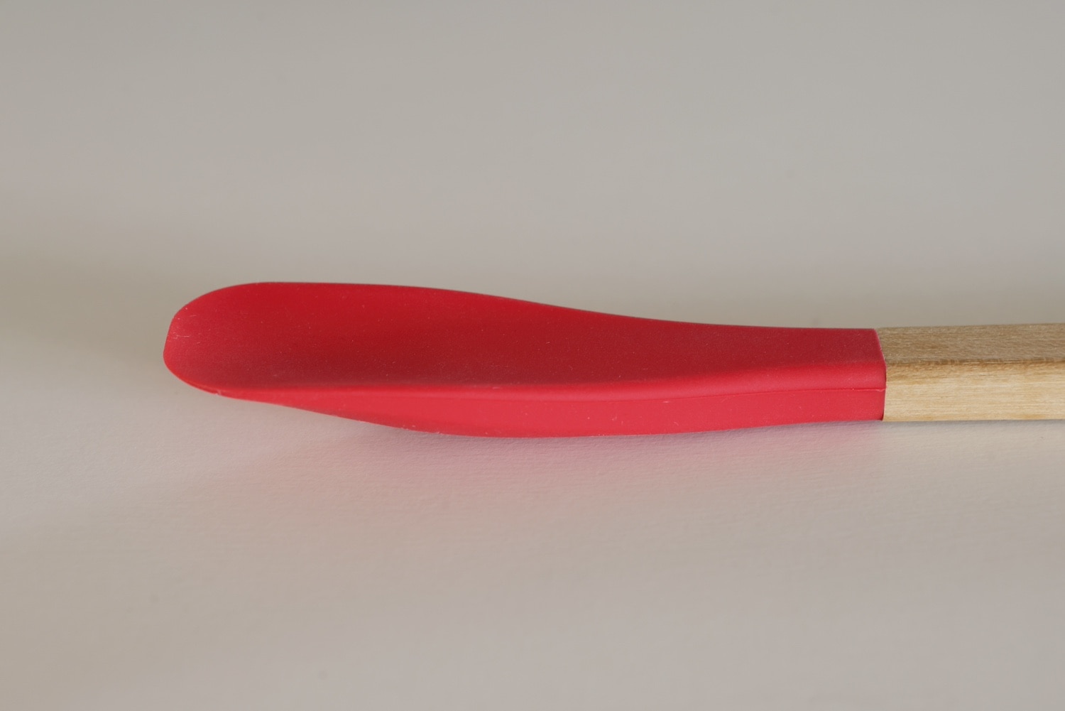 ラバーゼ　シリコーンヘラ　スリム　レッド