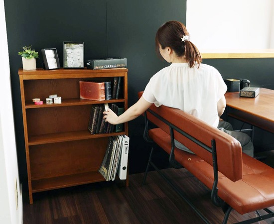 インテリア本 Amazon.co.jp: Color Hardcover Décor Booksによる本物の装飾本