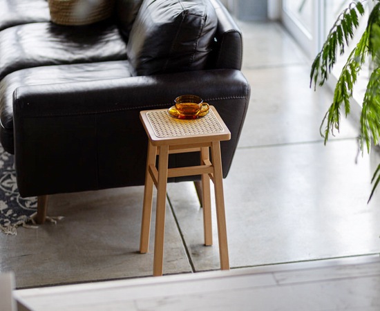 ナチュラルウッドのテーブル・スツール エイジング塗装